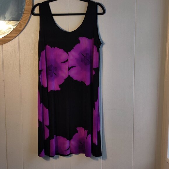 Jostar Tank Mini Dress in XL . A Pleasant Floral Theme brilliant in Black & Pink - Picture 2 of 5